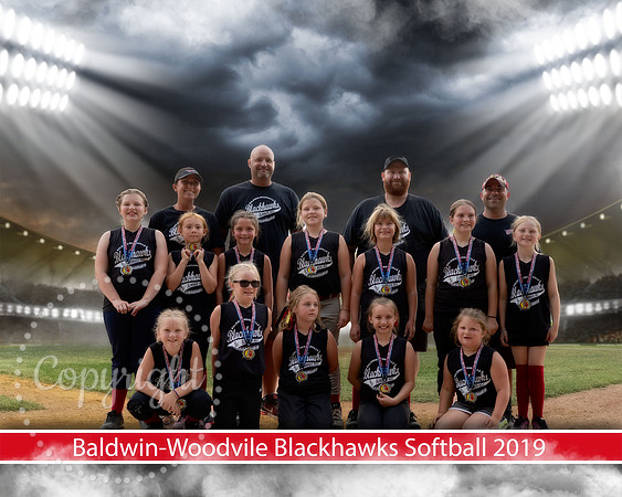 softball team pic with coaches